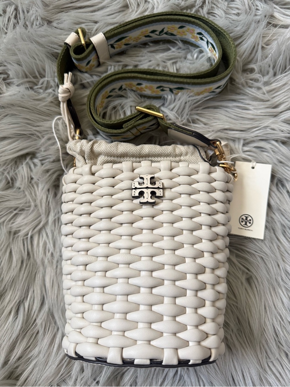 TORY BURCH Emerson Woven Mini Bucket Bag in New Ivory NWT - Picture 3 of 11